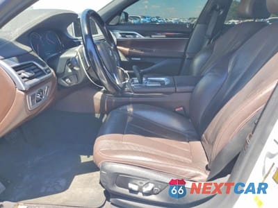 Zdjęcie 7 z 12 samochodu: 2018 BMW 740 I VIN:WBA7E2C53JG741932 - miniatura