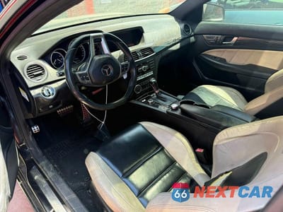 Zdjęcie 9 z 10 samochodu: 2013 MERCEDES-BENZ C 63 AMG VIN:WDDGJ7HBXDG068691 - miniatura