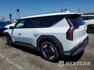 Drugie zdjęcie samochodu z przodu: 2025 KIA EV9 WIND VIN:5XYAFFS55SG002998 - miniatura