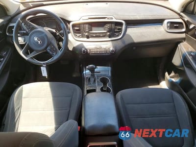 Zdjęcie 8 z 13 samochodu: 2017 KIA SORENTO LX VIN:5XYPGDA33HG281727 - miniatura