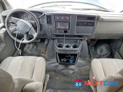 Zdjęcie 8 z 13 samochodu: 2004 CHEVROLET EXPRESS G2500 VIN:1GAGG25UX41238013 - miniatura