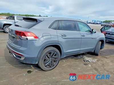 Trzecie zdjęcie samochodu z tyłu: 2022 VOLKSWAGEN ATLAS CROSS SPORT SE VIN:1V2JE2CA7NC222240 - miniatura