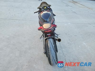 Czwarte zdjęcie samochodu z boku: 2023 BMW S 1000 RR VIN:WB10E6306P6H80464 - miniatura