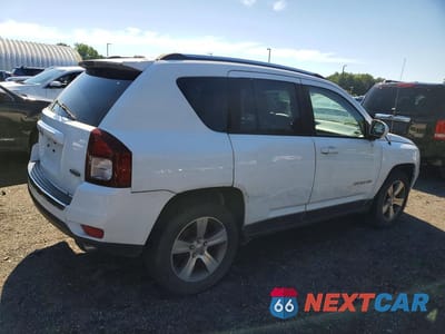 Trzecie zdjęcie samochodu z tyłu: 2017 JEEP COMPASS LATITUDE VIN:1C4NJDEB4HD108663 - miniatura