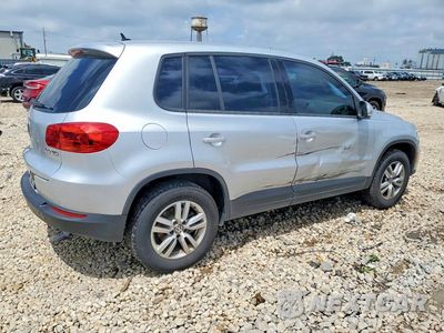 Trzecie zdjęcie samochodu z tyłu: 2012 VOLKSWAGEN TIGUAN S VIN:WVGAV7AX4CW557372 - miniatura