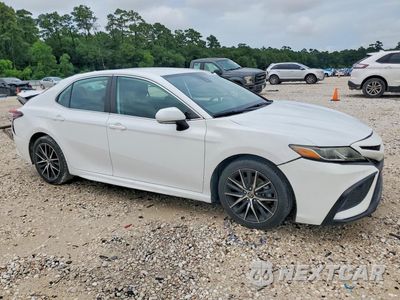 Czwarte zdjęcie samochodu z boku: 2022 TOYOTA CAMRY SE VIN:4T1G11AKXNU620352 - miniatura