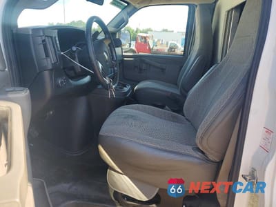Zdjęcie 7 z 13 samochodu: 2019 CHEVROLET EXPRESS BOX TRUCK VIN:1GB0GRFG2K1356343 - miniatura