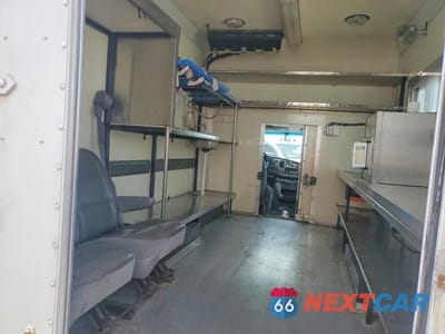 Zdjęcie 10 z 13 samochodu: 2008 FORD ECONOLINE E350 SUPER DUTY CUTAWAY VAN VIN:1FDWE35LX8DB55185 - miniatura