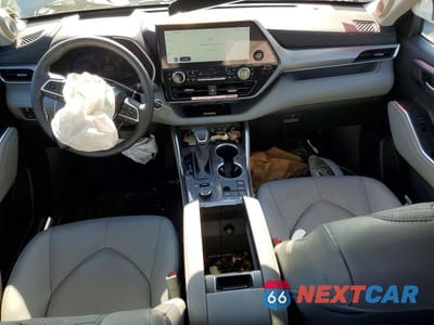 Zdjęcie 8 z 13 samochodu: 2025 TOYOTA HIGHLANDER PLATINUM VIN:5TDKDRBH5SS580964 - miniatura