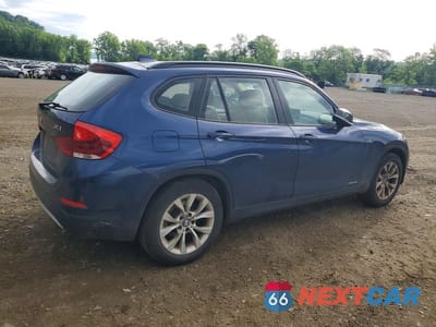 Trzecie zdjęcie samochodu z tyłu: 2013 BMW X1 XDRIVE28I VIN:WBAVL1C57DVR90256 - miniatura