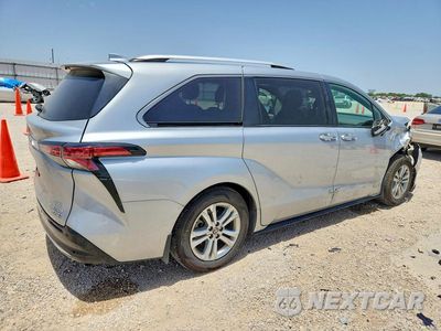 Trzecie zdjęcie samochodu z tyłu: 2021 TOYOTA SIENNA PLATINUM 7-PASSENGER VIN:5TDESKFC0MS037596 - miniatura