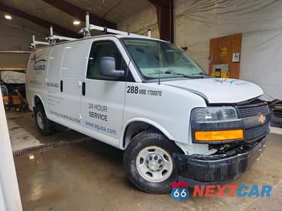 Czwarte zdjęcie samochodu z boku: 2024 CHEVROLET EXPRESS G2500 VIN:1GCWGAF70R1177722 - miniatura