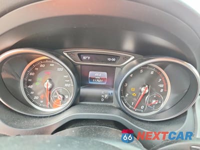 Zdjęcie 9 z 12 samochodu: 2018 MERCEDES-BENZ CLA 250 VIN:WDDSJ4EB5JN601177 - miniatura