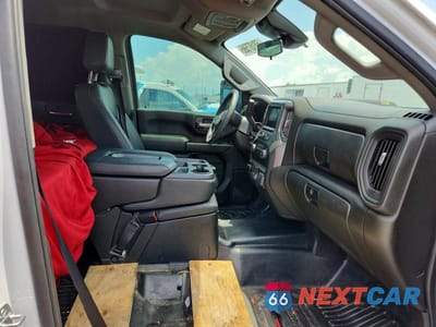Piąte zdjęcie samochodu w środku: 2024 CHEVROLET SILVERADO K3500 VIN:1GC4YSEY1RF300709 - miniatura