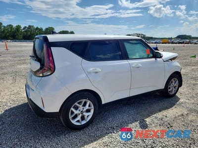 Trzecie zdjęcie samochodu z tyłu: 2025 KIA SOUL LX VIN:KNDJ23AU9S7966682 - miniatura