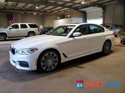 2019 BMW 530XE WBAJB1C5XKB376057 - główne zdjęcie licytacji z USA - miniatura