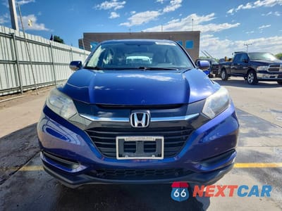 Piąte zdjęcie samochodu w środku: 2017 HONDA HR-V LX VIN:3CZRU6H34HG705592 - miniatura
