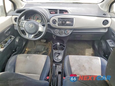 Zdjęcie 8 z 12 samochodu: 2012 TOYOTA YARIS 5-DOOR LE VIN:JTDKTUD37CD509995 - miniatura