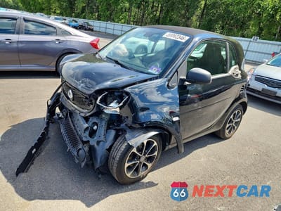 2017 SMART FORTWO WMEFJ5DA9HK194665 - główne zdjęcie licytacji z USA - miniatura