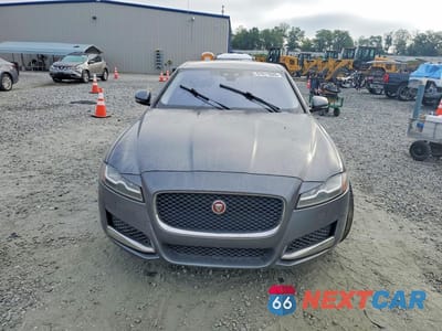 Piąte zdjęcie samochodu w środku: 2016 JAGUAR XF PREMIUM VIN:SAJBD4BV5GCY22929 - miniatura