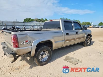 Trzecie zdjęcie samochodu z tyłu: 2003 CHEVROLET SILVERADO K1500 HEAVY DUTY VIN:1GCGK13U33F143085 - miniatura
