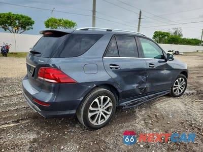 Trzecie zdjęcie samochodu z tyłu: 2016 MERCEDES-BENZ GLE 350 4MATIC VIN:4JGDA5HB4GA728910 - miniatura