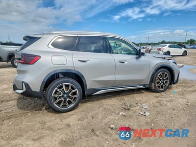 Trzecie zdjęcie samochodu z tyłu: 2026 BMW X1 XDRIVE28I VIN:WBX73EF0XT5609522 - miniatura