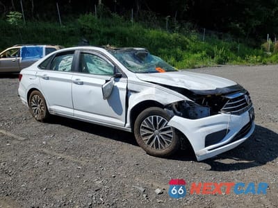 Czwarte zdjęcie samochodu z boku: 2019 VOLKSWAGEN JETTA SEL VIN:3VWE57BU2KM231527 - miniatura