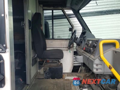 Zdjęcie 11 z 13 samochodu: 2013 ISUZU NPR HD - DELIVERY VAN VIN:JALB4T170D7W01673 - miniatura