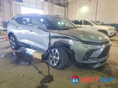 Czwarte zdjęcie samochodu z boku: 2025 CHEVROLET BLAZER 2LT VIN:3GNKBCR44SS126407 - miniatura