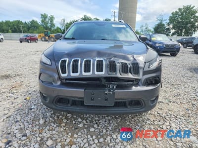 Piąte zdjęcie samochodu w środku: 2014 JEEP CHEROKEE LATITUDE VIN:1C4PJMCS5EW197431 - miniatura