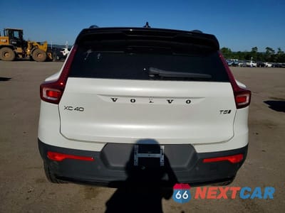 Zdjęcie 6 z 13 samochodu: 2021 VOLVO XC40 T5 R-DESIGN VIN:YV4162UM5M2612682 - miniatura