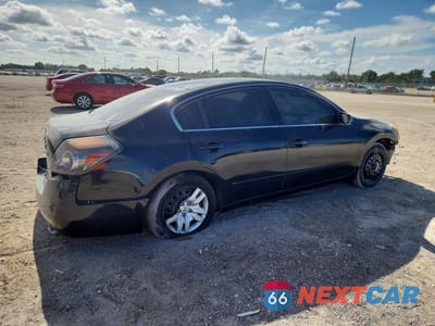 Trzecie zdjęcie samochodu z tyłu: 2011 NISSAN ALTIMA 2.5 VIN:1N4AL2AP0BN439200 - miniatura