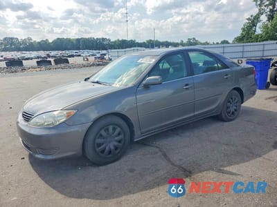 2005 TOYOTA CAMRY LE 4T1BE32K65U545027 - główne zdjęcie licytacji z USA - miniatura