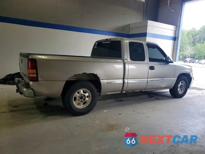 Trzecie zdjęcie samochodu z tyłu: 2002 GMC NEW SIERRA C1500 VIN:2GTEC19T121230458 - miniatura