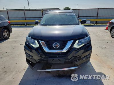 Piąte zdjęcie samochodu w środku: 2018 NISSAN ROGUE SV VIN:KNMAT2MV4JP611705 - miniatura