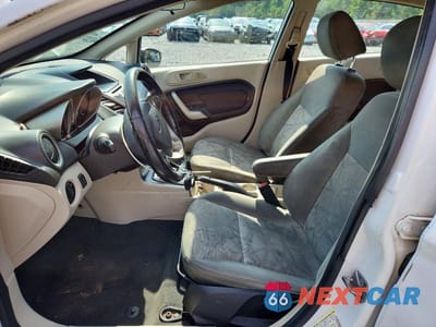 Zdjęcie 7 z 12 samochodu: 2013 FORD FIESTA SE VIN:3FADP4BJ3DM140546 - miniatura