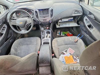 Zdjęcie 8 z 13 samochodu: 2019 CHEVROLET CRUZE VIN:1G1BE5SM6K7144856 - miniatura
