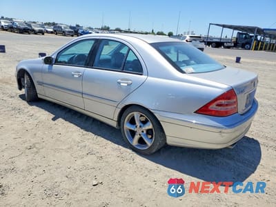 Drugie zdjęcie samochodu z przodu: 2004 MERCEDES-BENZ C 230K SPORT SEDAN VIN:WDBRF40J74A629355 - miniatura