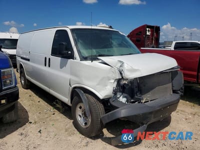 Czwarte zdjęcie samochodu z boku: 2022 CHEVROLET EXPRESS G3500 VIN:1GCZGHF71N1222263 - miniatura