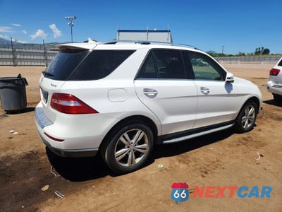 Trzecie zdjęcie samochodu z tyłu: 2015 MERCEDES-BENZ ML 350 4MATIC VIN:4JGDA5HB3FA495892 - miniatura