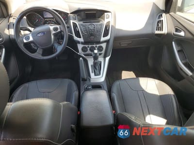 Zdjęcie 8 z 12 samochodu: 2014 FORD FOCUS SE VIN:1FADP3K28EL198500 - miniatura