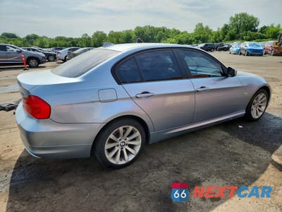 Trzecie zdjęcie samochodu z tyłu: 2011 BMW 328 XI SULEV VIN:WBAPK5C56BA994368 - miniatura