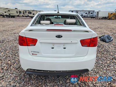 Zdjęcie 6 z 12 samochodu: 2013 KIA FORTE LX VIN:KNAFT4A20D5690654 - miniatura