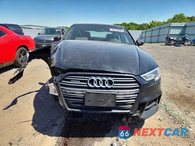 Piąte zdjęcie samochodu w środku: 2020 AUDI A3 S-LINE PREMIUM VIN:WAUBEGFF8LA105475 - miniatura