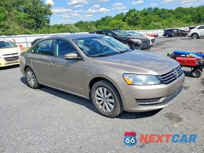 Czwarte zdjęcie samochodu z boku: 2015 VOLKSWAGEN PASSAT S VIN:1VWAT7A34FC101379 - miniatura