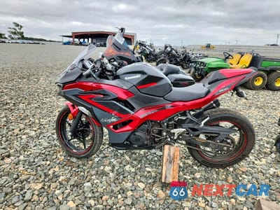 Trzecie zdjęcie samochodu z tyłu: 2024 KAWASAKI EX500 VIN:ML5EXGG19RDA07346 - miniatura