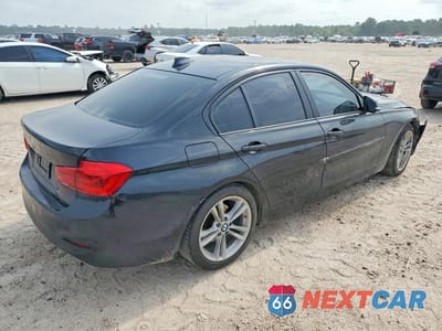 Trzecie zdjęcie samochodu z tyłu: 2017 BMW 320 I VIN:WBA8E1G5XHNU12532 - miniatura