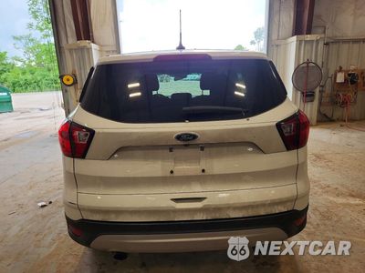 Zdjęcie 6 z 13 samochodu: 2019 FORD ESCAPE SE VIN:1FMCU9GD9KUB32406 - miniatura