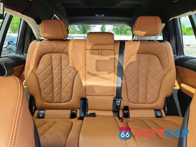 Zdjęcie 10 z 13 samochodu: 2025 BMW X7 XDRIVE40I VIN:5UX23EM05S9W78392 - miniatura